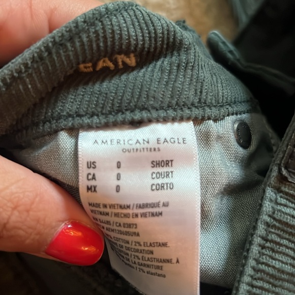 AMERICAN EAGLE corduroy pants size 0 short - Picture 4 of 5